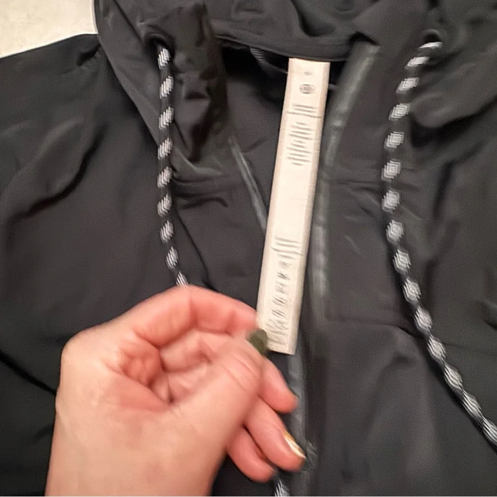 Black Lululemon windbreaker Hooded Jacket - Picture 3 of 4